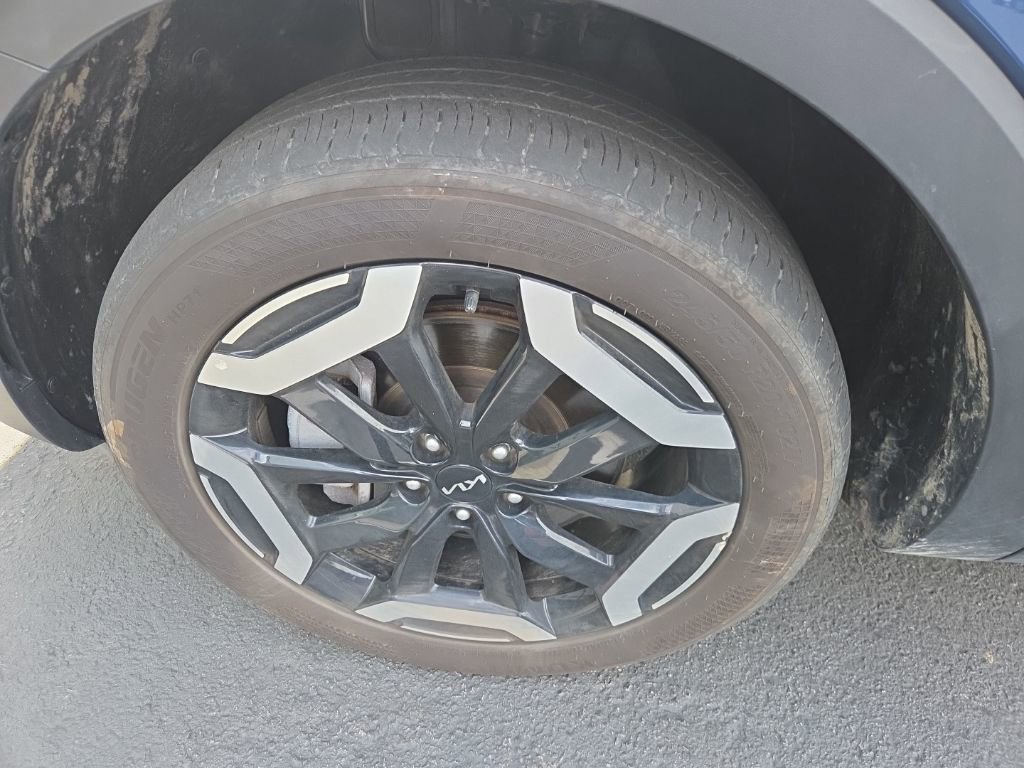 Used 2025 Kia Telluride S image 21