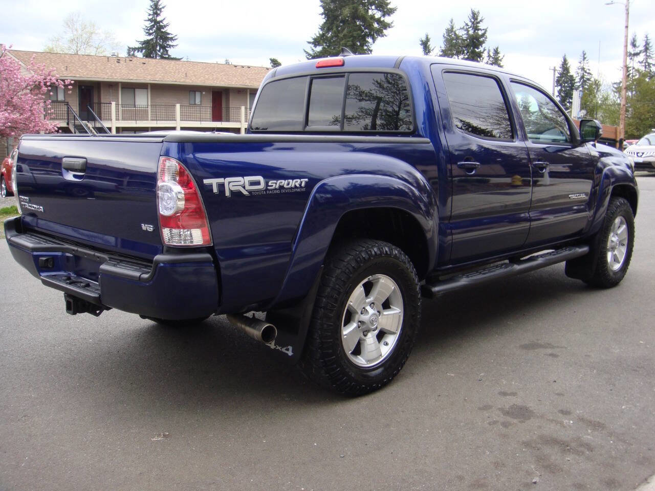 Used 2015 Toyota Tacoma 4x4 Double Cab w/ TRD Sport Package image 8
