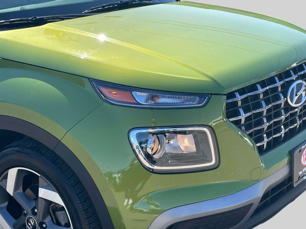 Used 2023 Hyundai Venue SEL image 10