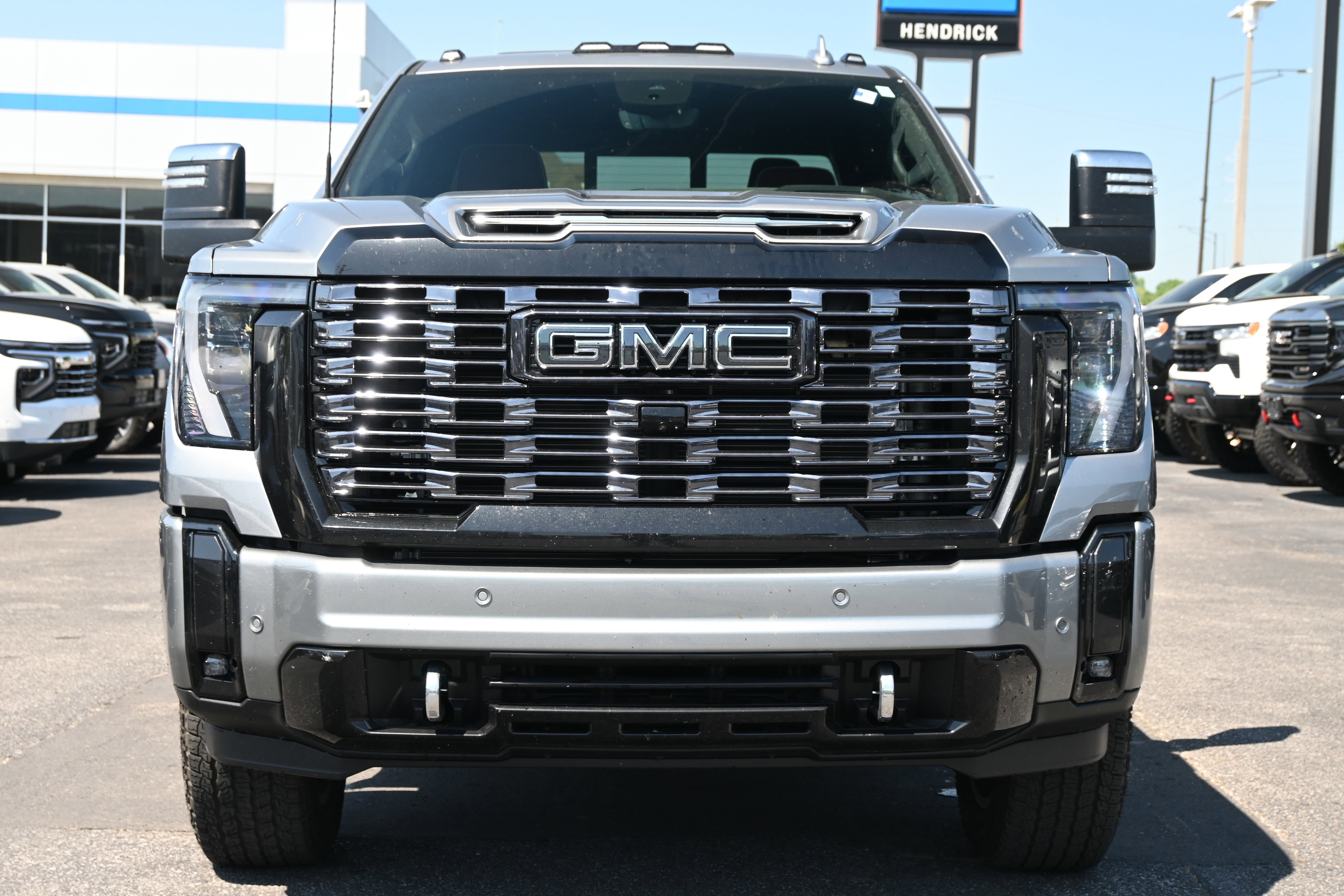 Used 2026 GMC Sierra 2500 Denali Ultimate image 5