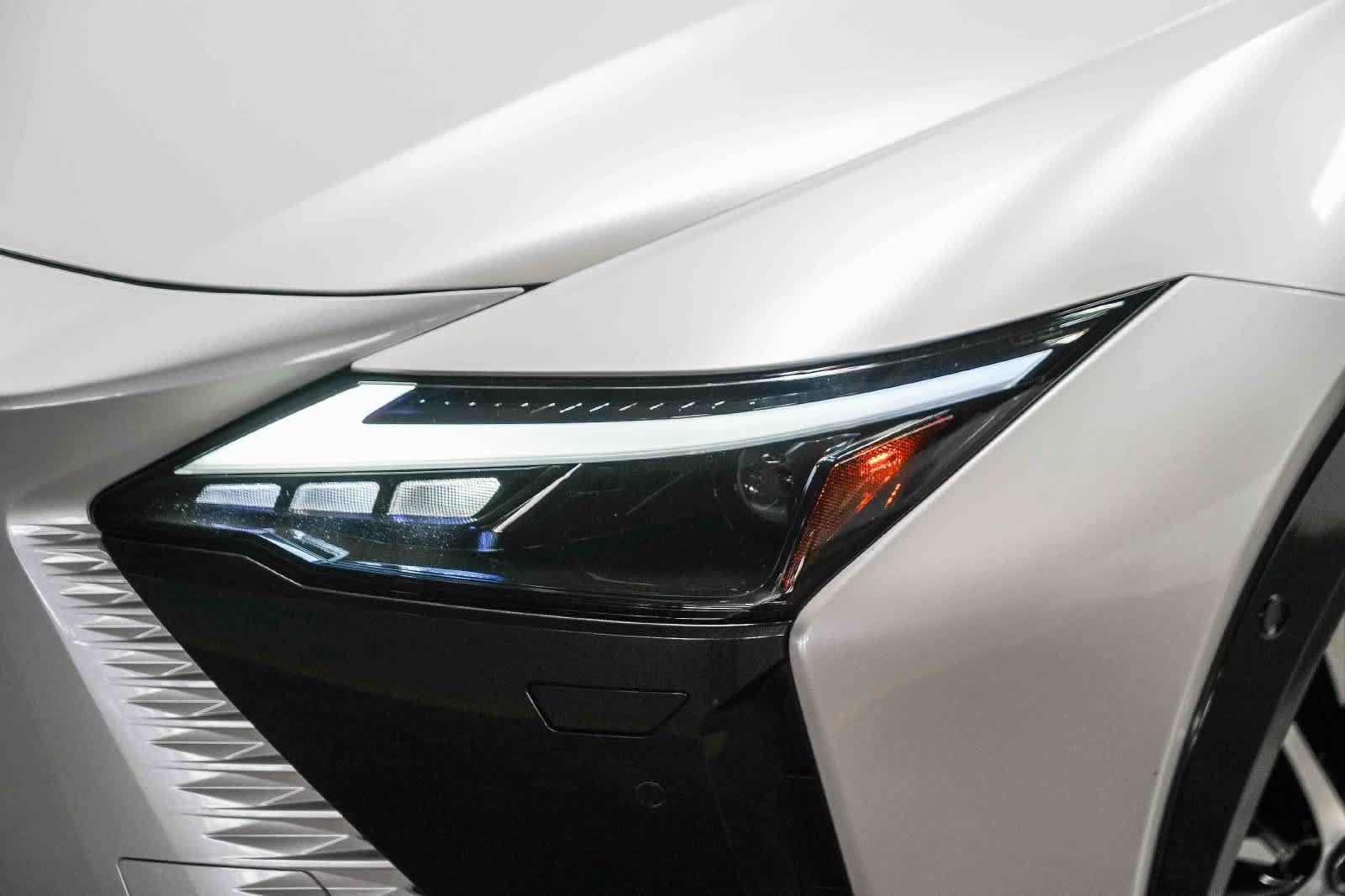 Used 2023 Lexus RZ 450e Premium w/ Technology Package AWD/4WD image 2