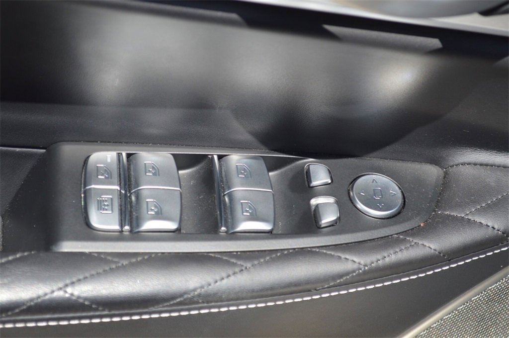 Used 2021 BMW 750i xDrive w/ M Sport Package image 35