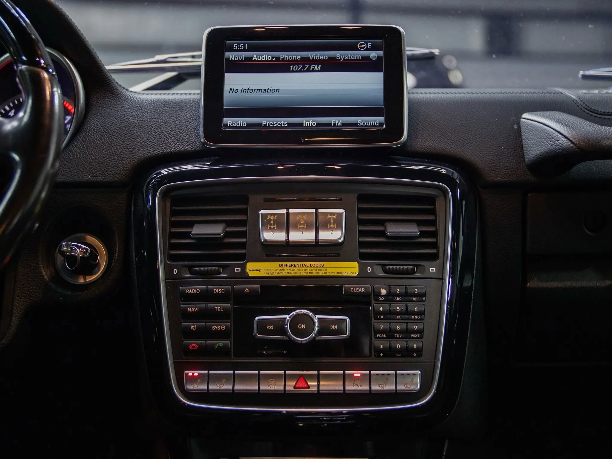 Used 2015 Mercedes-Benz G 550 image 29