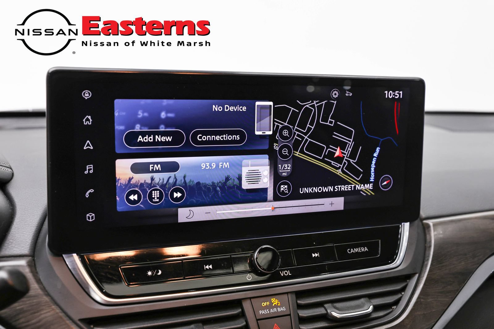 Used 2023 Nissan Altima 2.5 SV w/ SV Premium Package FWD image 18