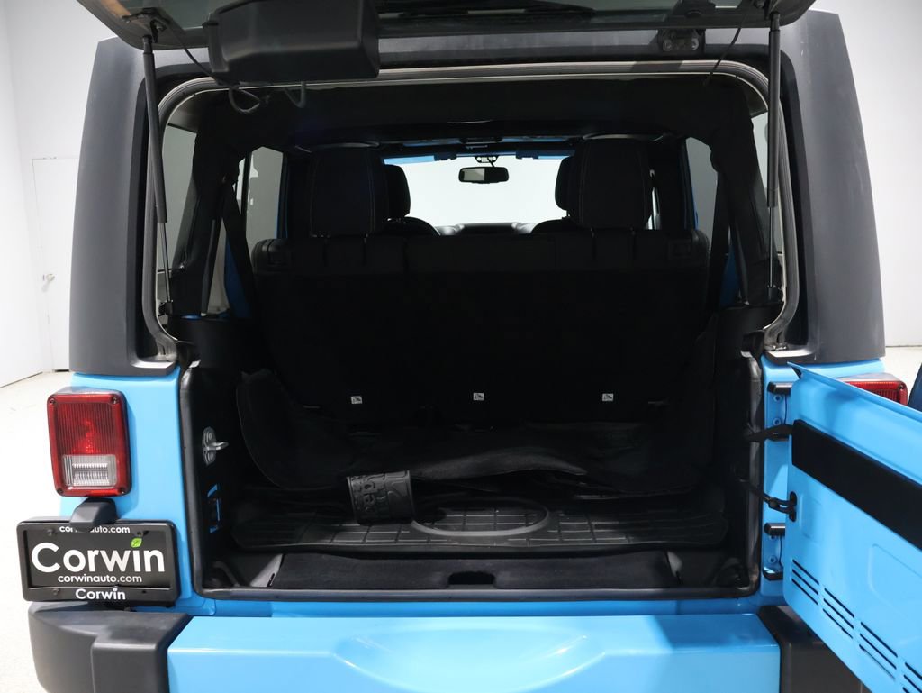 Used 2017 Jeep Wrangler Unlimited Sahara w/ Dual Top Group image 4