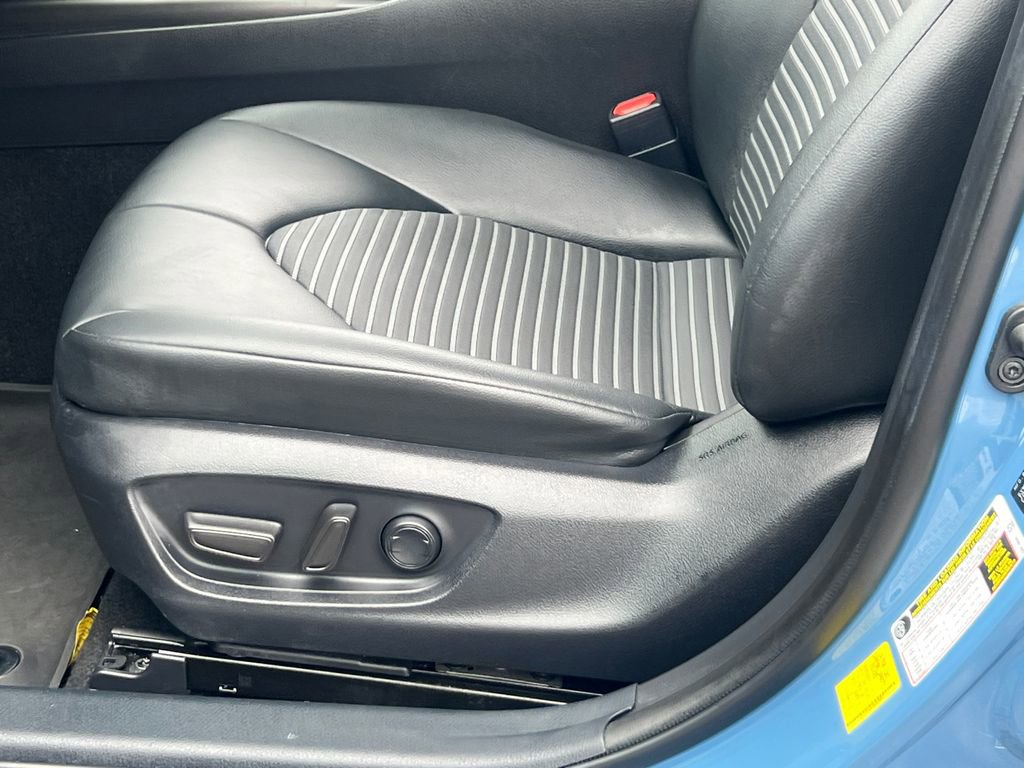 Used 2023 Toyota Camry SE image 30