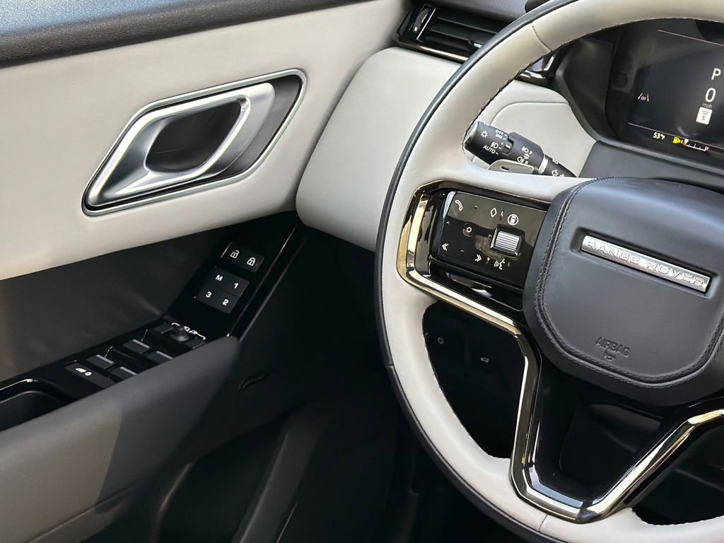 Used 2025 Land Rover Range Rover Velar Dynamic SE image 22
