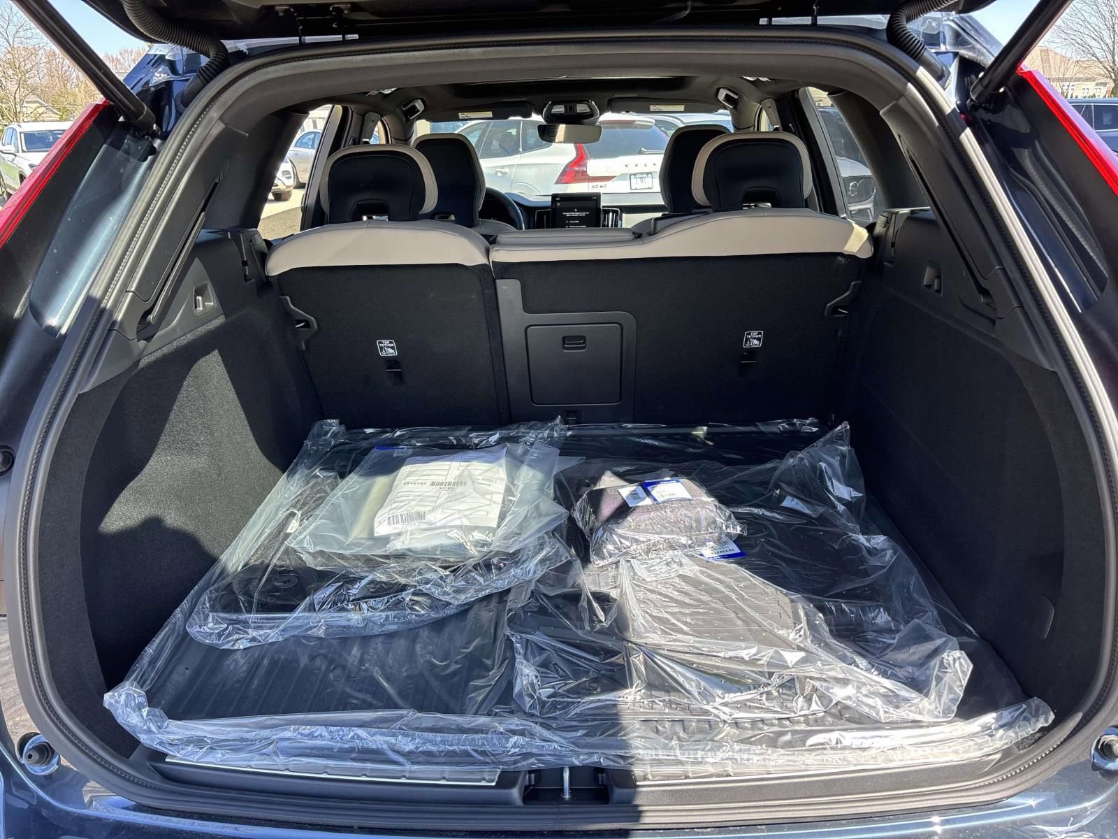 New 2026 Volvo XC60 B5 Plus w/ Protection Package Premier AWD/4WD image 9