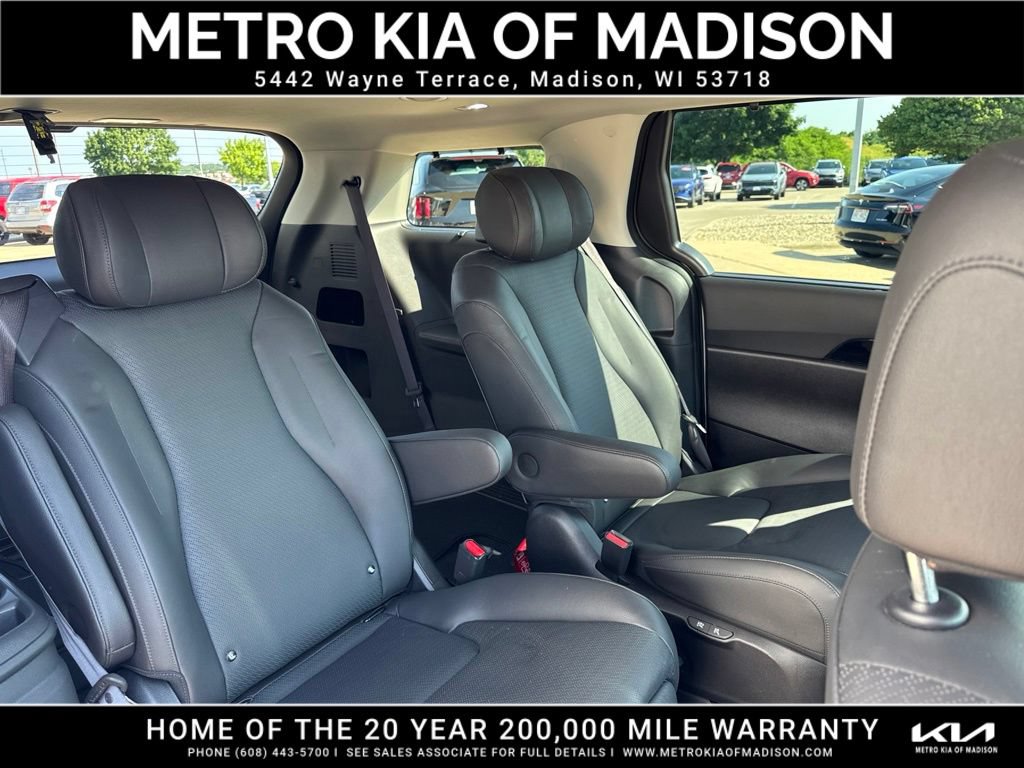 Used 2025 Kia Carnival SX Prestige FWD image 37
