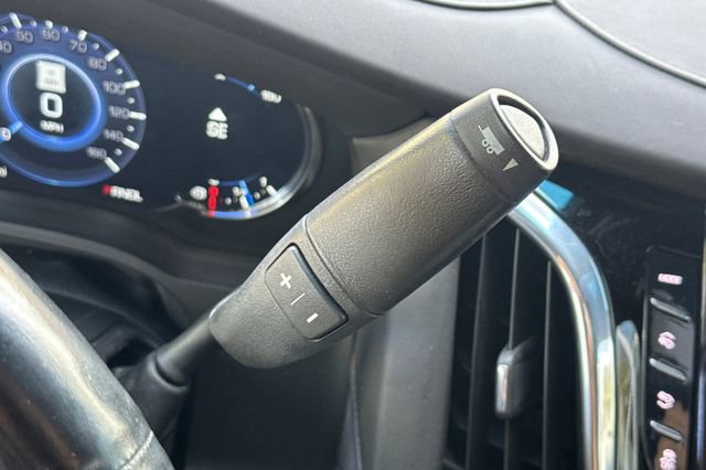 Used 2017 Cadillac Escalade Platinum image 23