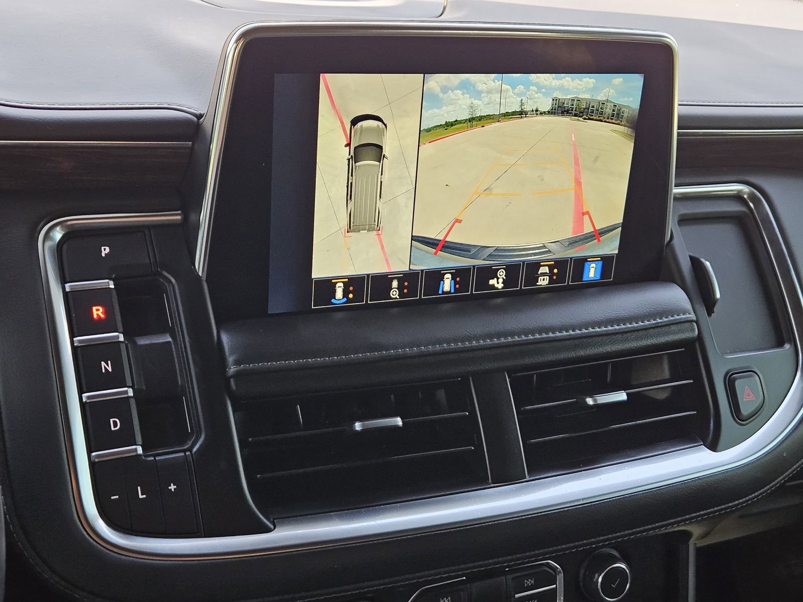 Certified 2023 Chevrolet Tahoe Z71 w/ Luxury Package AWD/4WD image 21