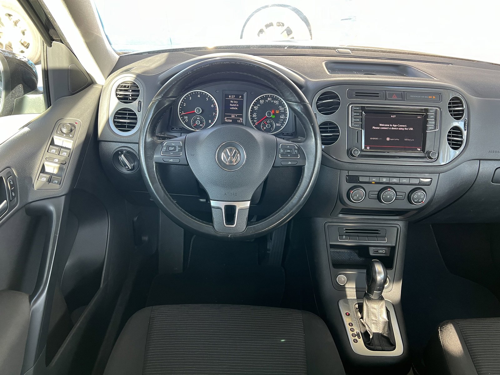 Used 2018 Volkswagen Tiguan Limited image 11