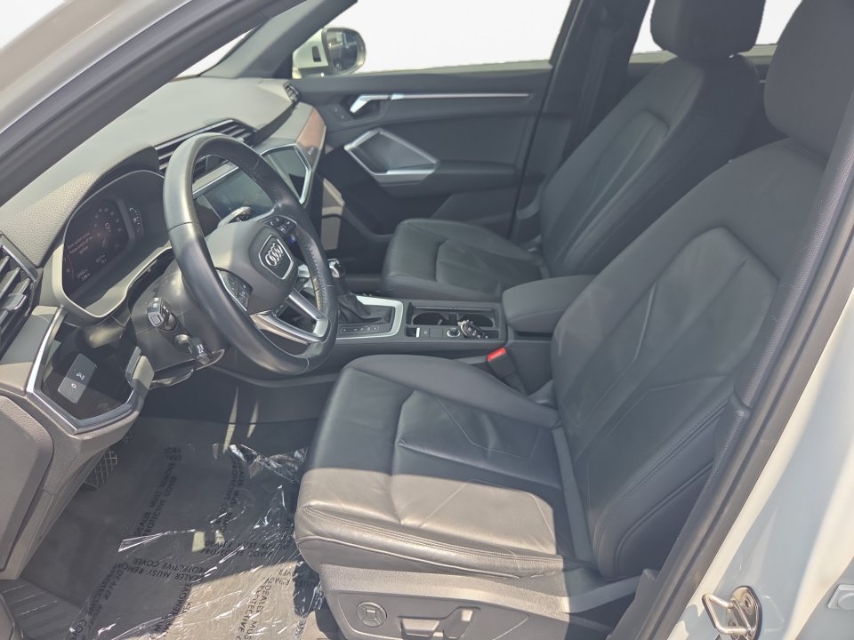 Used 2019 Audi Q3 2.0T Premium Plus w/ Premium Plus Package AWD/4WD image 11