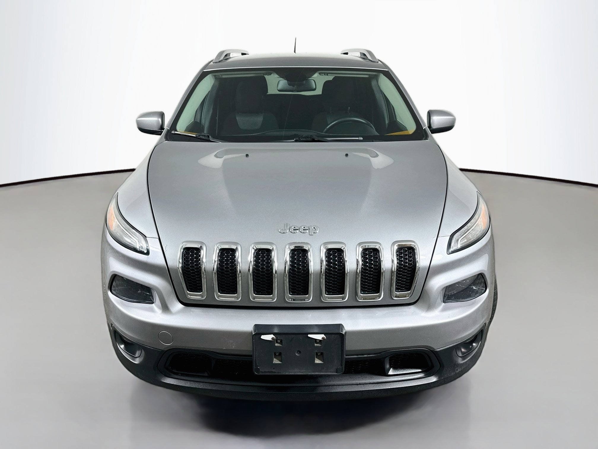 Used 2014 Jeep Cherokee Latitude w/ Cold Weather Group FWD image 2
