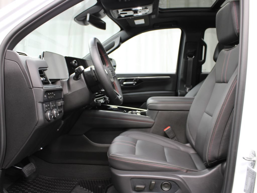 Used 2026 Chevrolet Suburban RST w/ Comfort Package AWD/4WD image 12