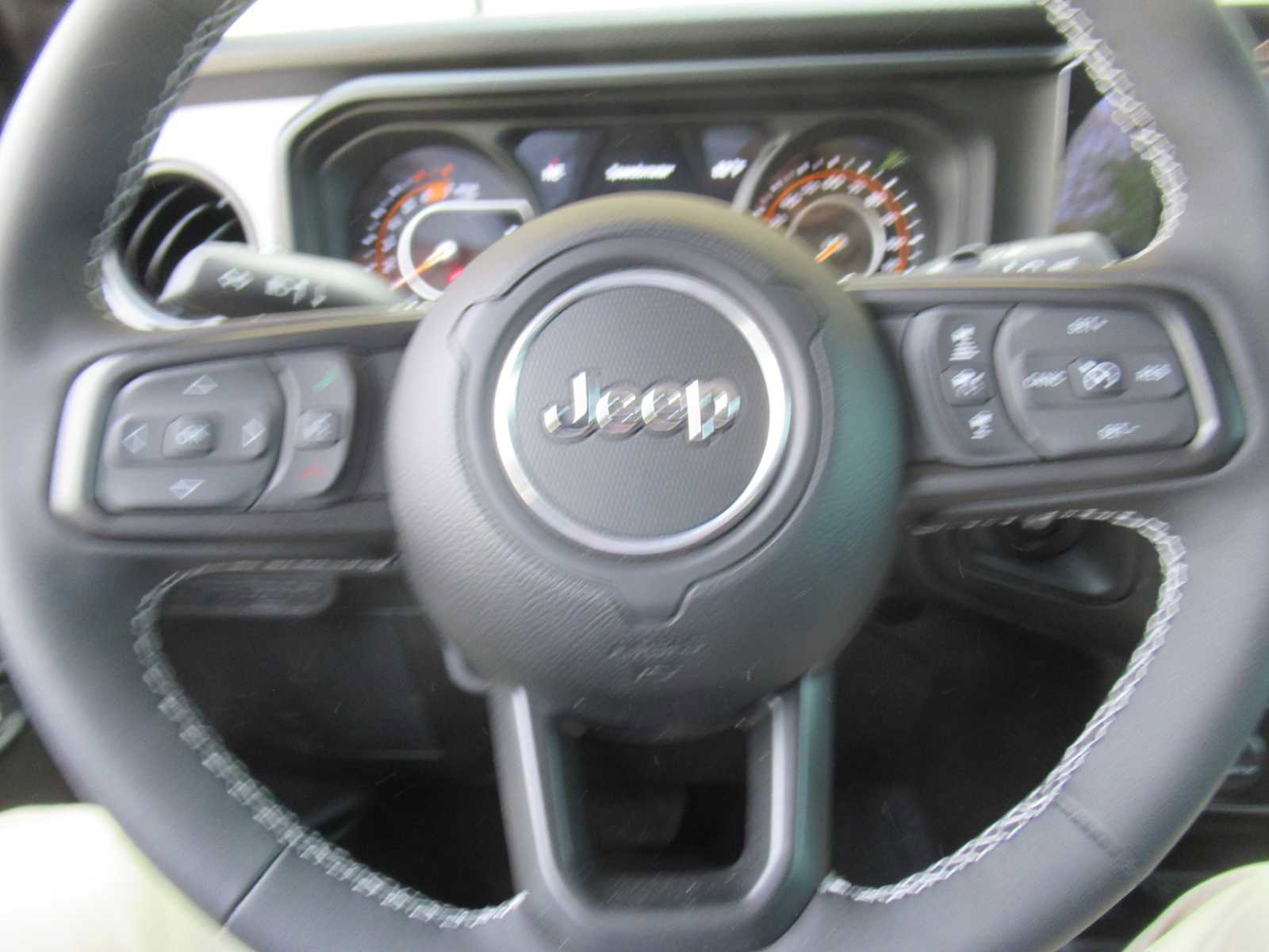 Used 2025 Jeep Wrangler Sport S image 22