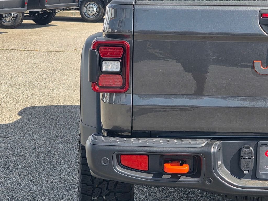 New 2026 Jeep Gladiator Mojave w/ Steel Bumper Group AWD/4WD image 6