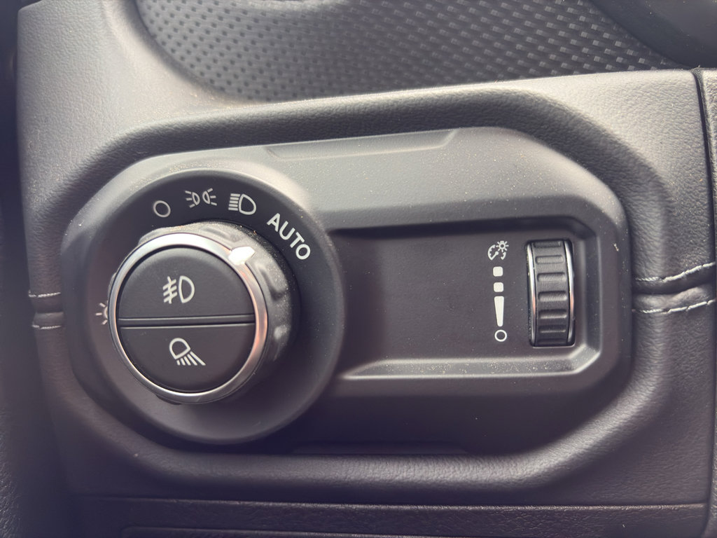 Used 2025 Jeep Gladiator Rubicon w/ Convenience Group image 26
