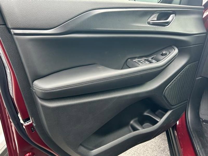 New 2025 Jeep Grand Cherokee L Laredo w/ Trailer Tow Package image 23