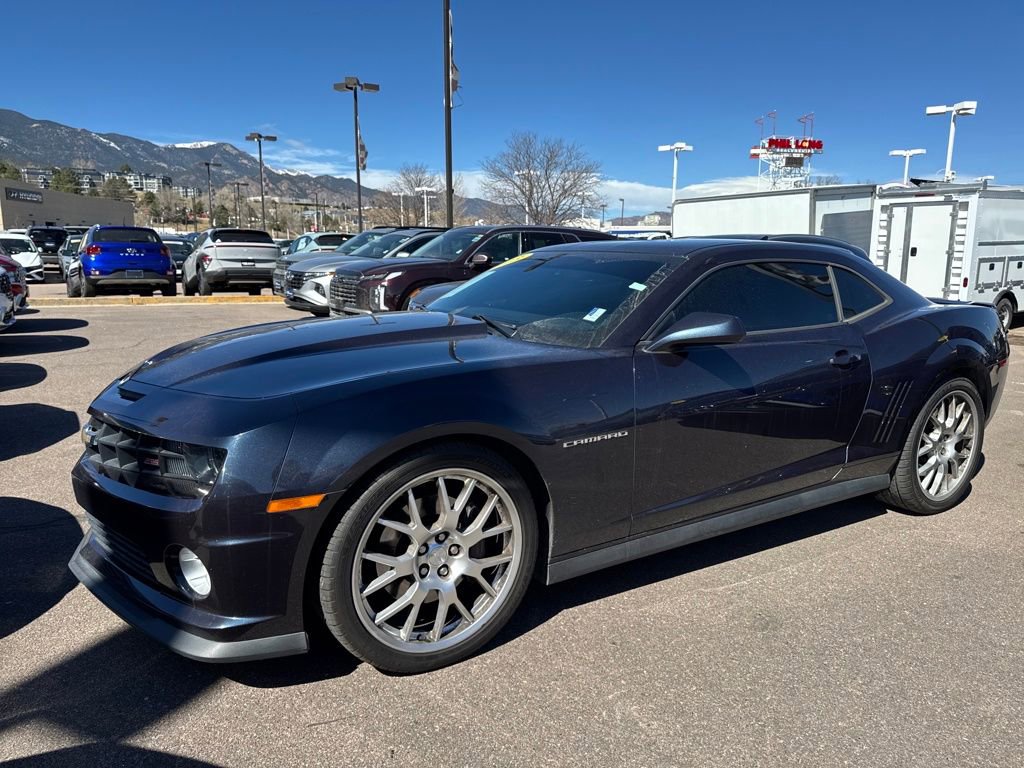 Used 2013 Chevrolet Camaro SS w/ Dusk Special Edition RWD image 2