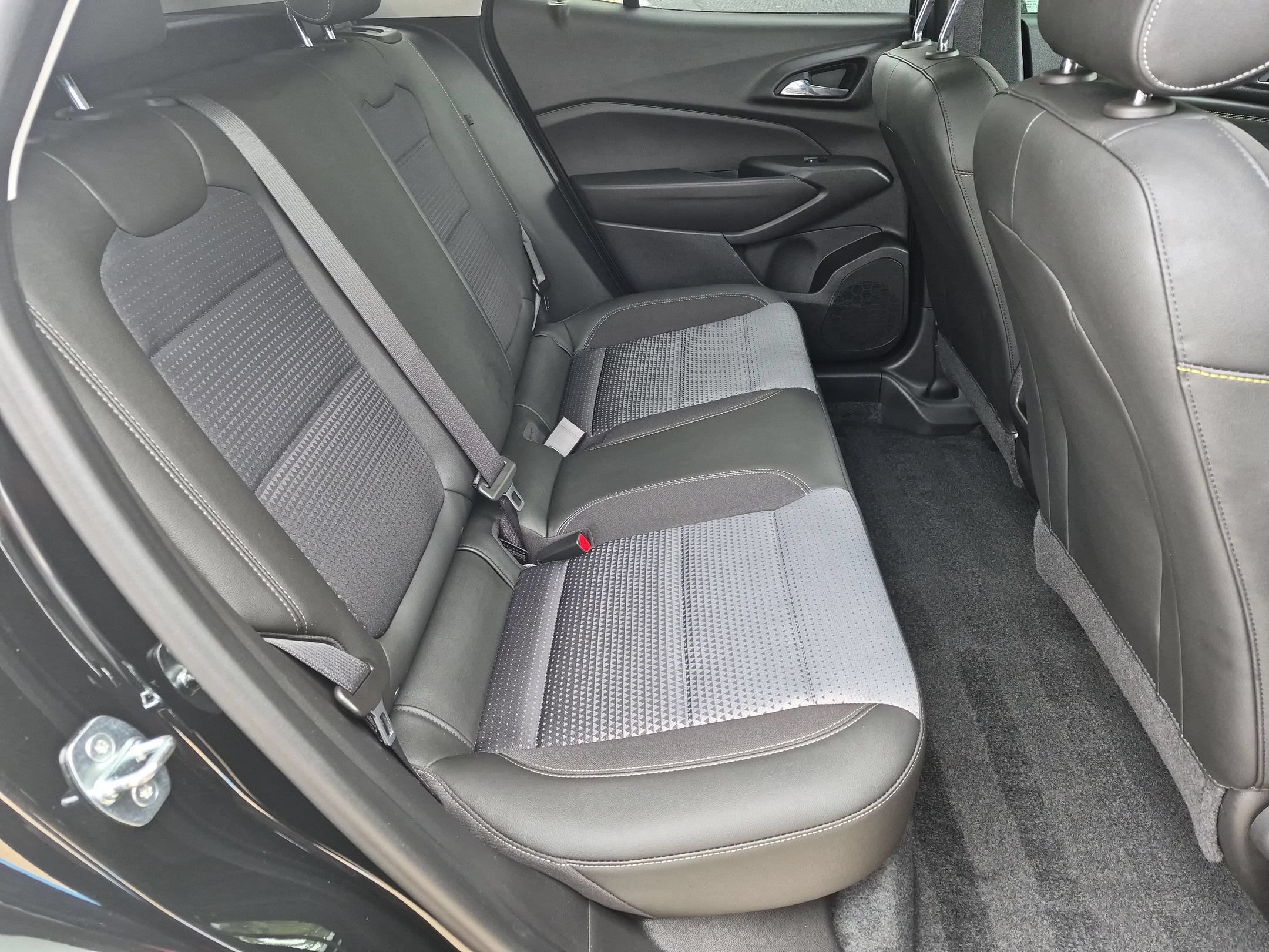 Used 2024 Chevrolet Trax LT FWD image 27