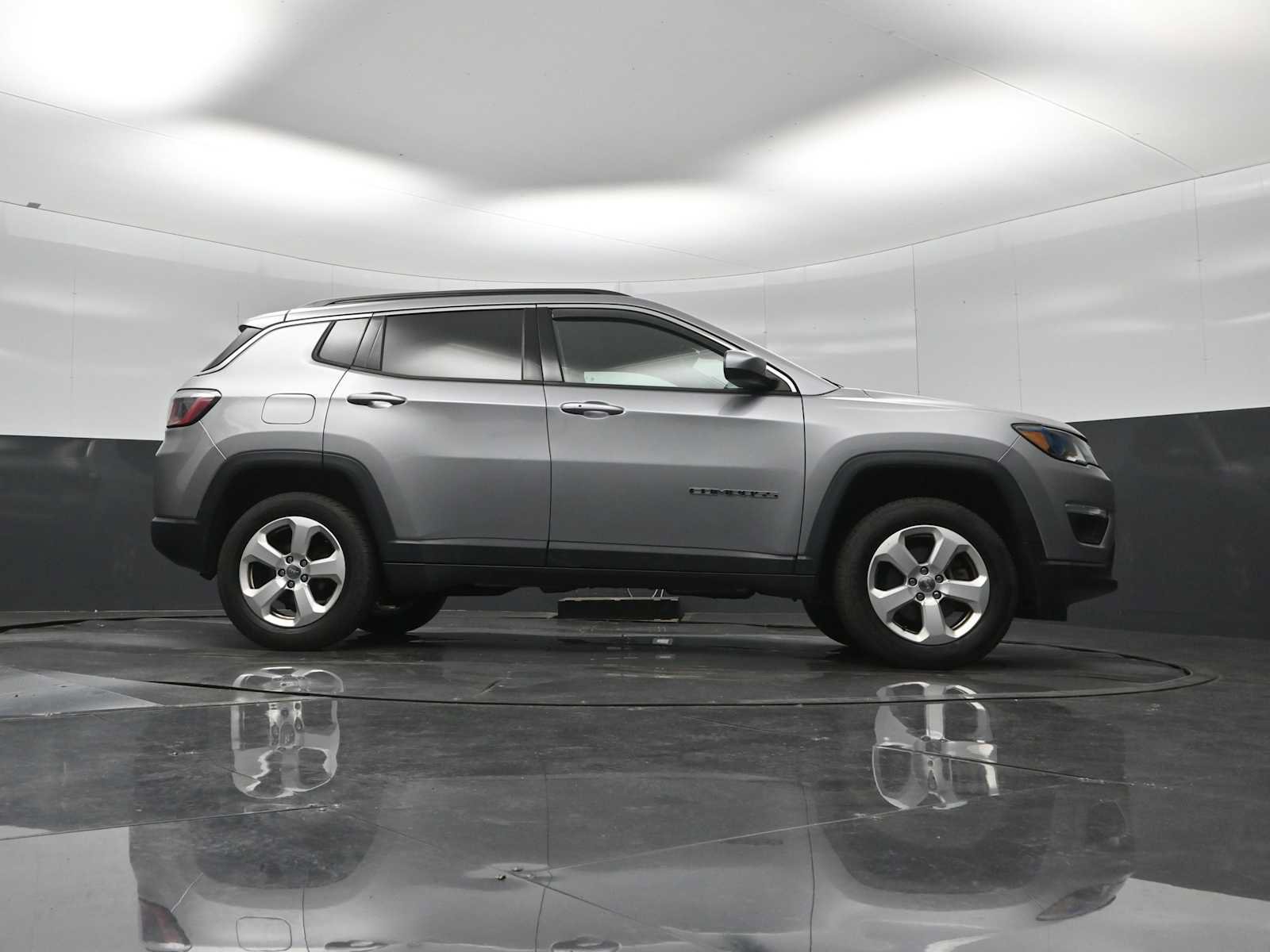 Used 2018 Jeep Compass Latitude w/ Popular Equipment Group AWD/4WD image 56