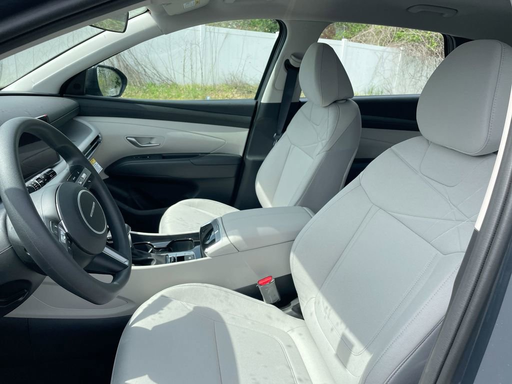 Used 2025 Hyundai Tucson SE image 37