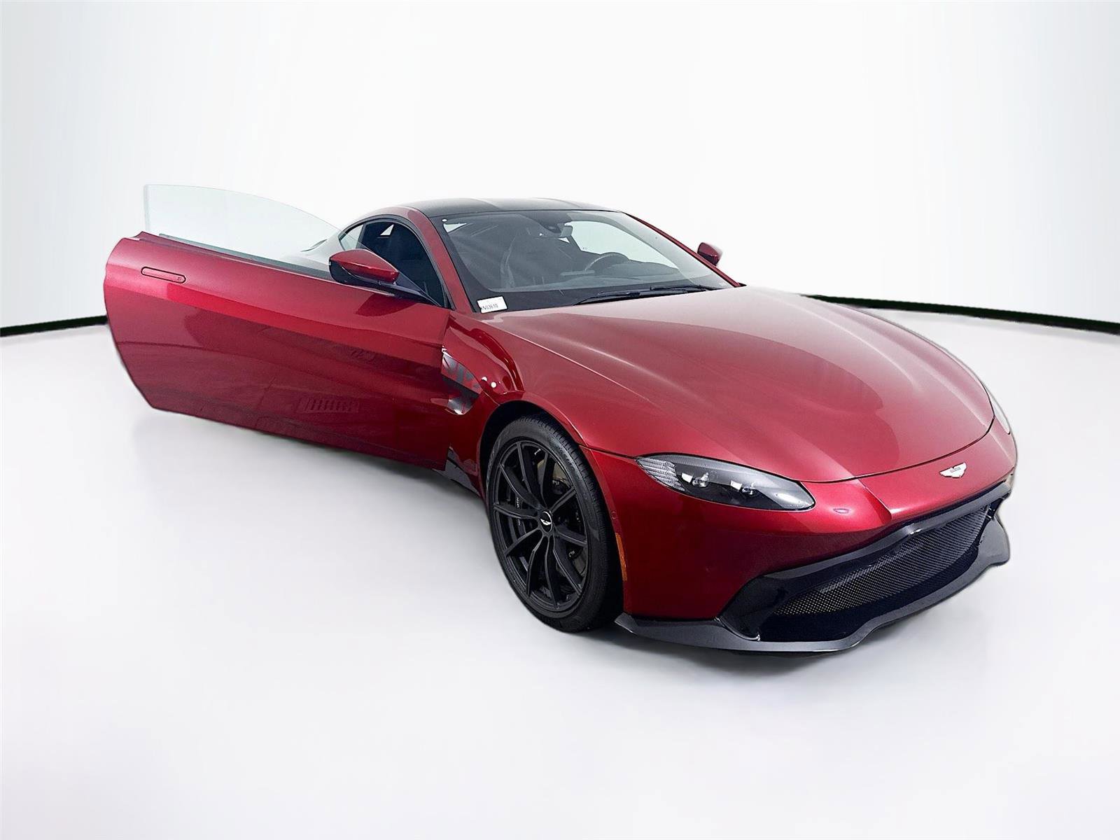 Used 2020 Aston Martin V8 Vantage Coupe RWD image 30
