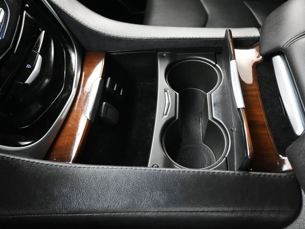 Used 2018 Cadillac Escalade Luxury image 24