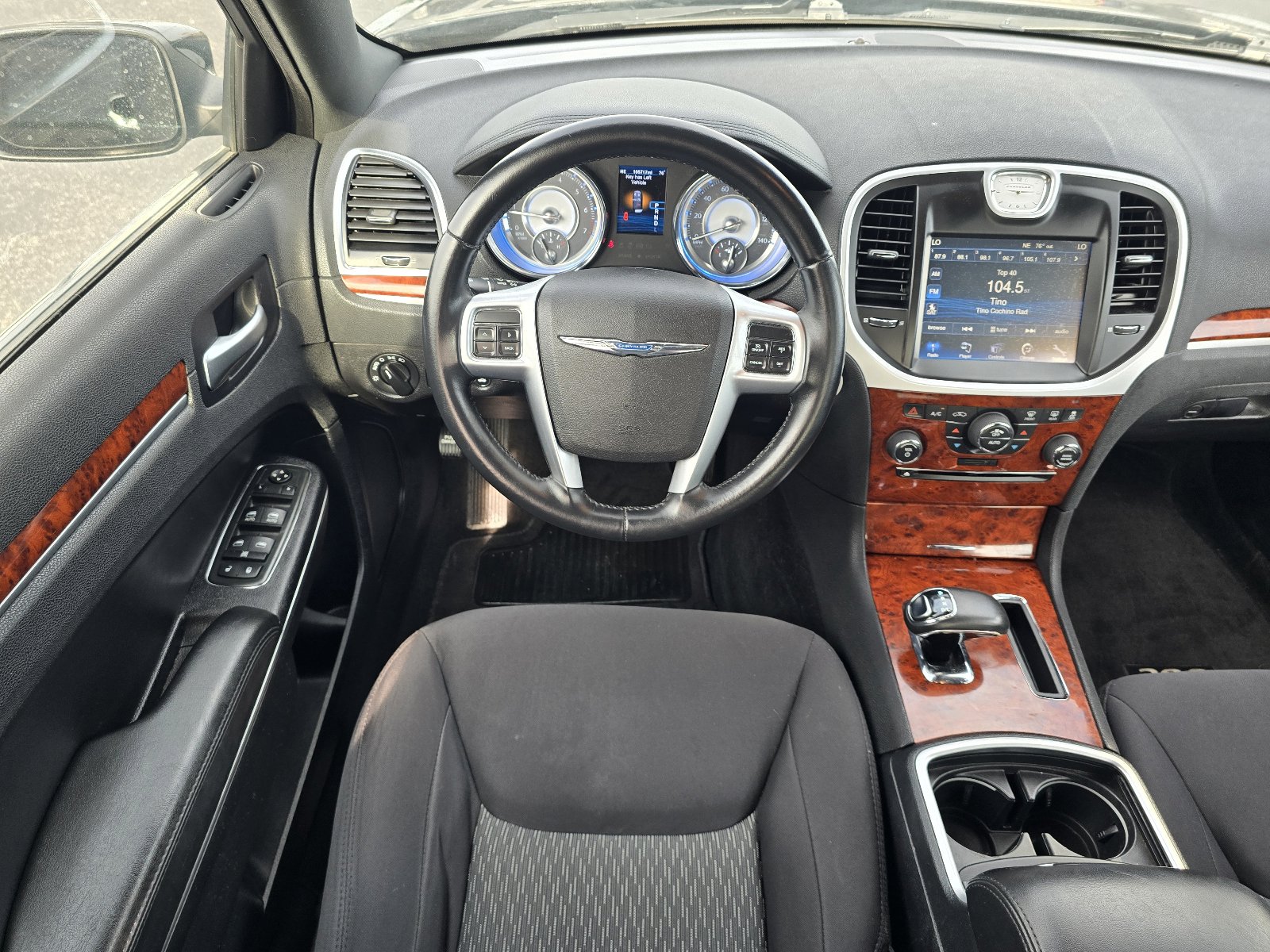 Used 2012 Chrysler 300 RWD image 10