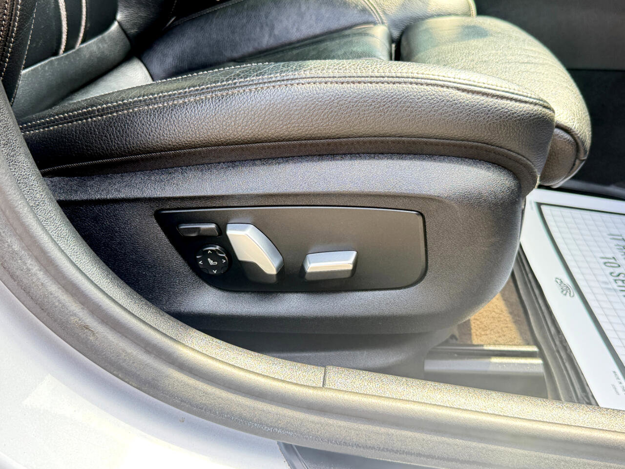 Used 2018 BMW 530i xDrive w/ Premium Package image 44