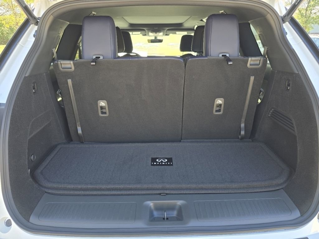 New 2026 INFINITI QX60 Sport w/ Dark Cargo Package image 21