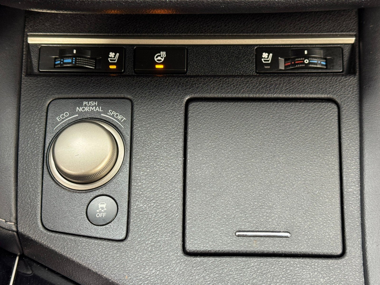 Used 2016 Lexus ES 350 w/ Navigation System Package image 29