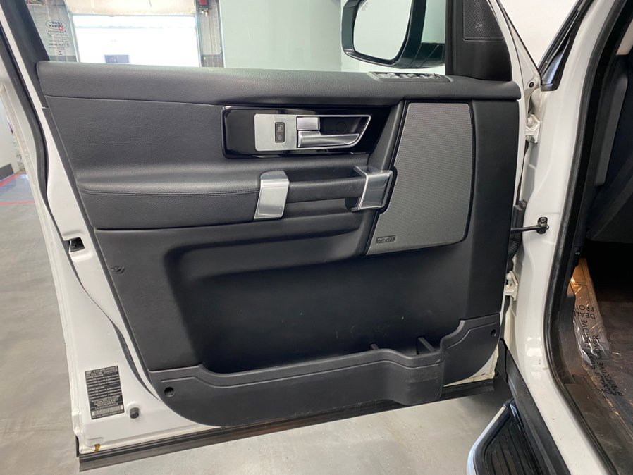 Used 2016 Land Rover LR4 HSE AWD/4WD image 24