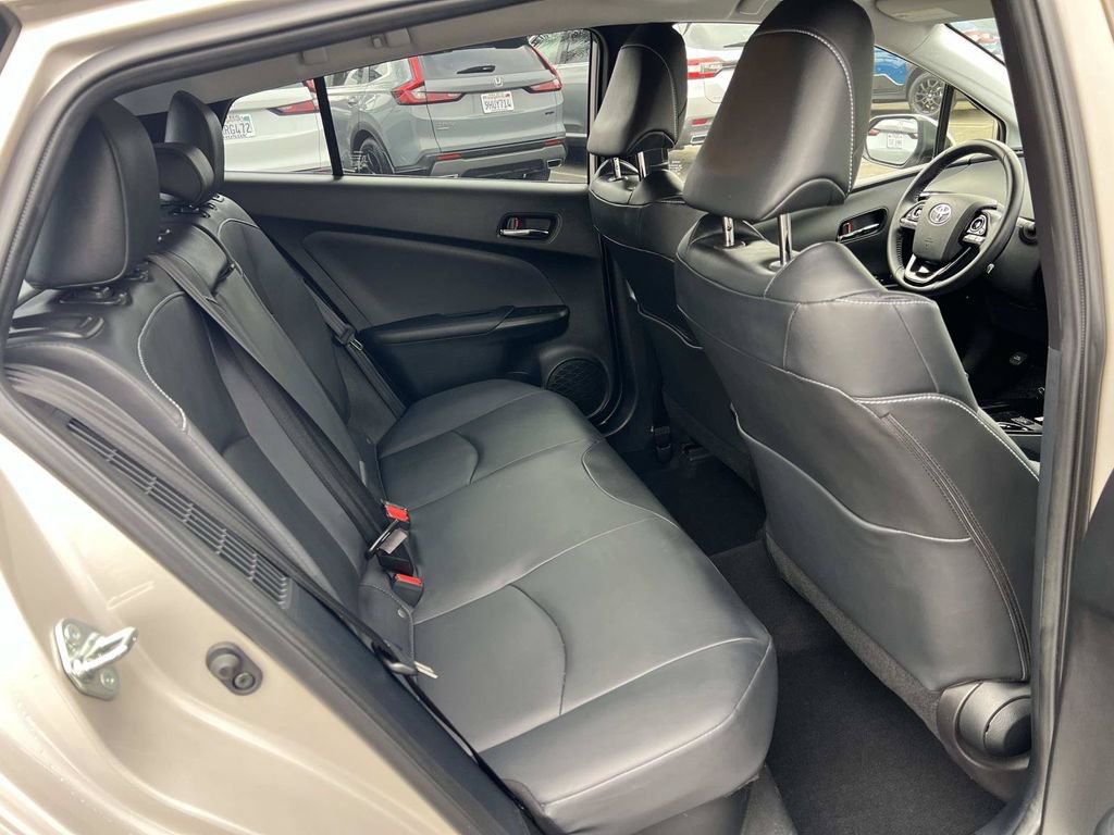 Used 2022 Toyota Prius Prime XLE FWD image 32