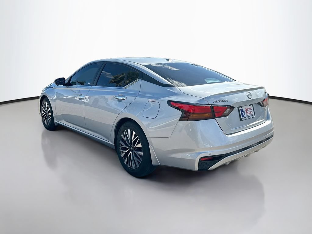Used 2024 Nissan Altima 2.5 SV FWD image 5