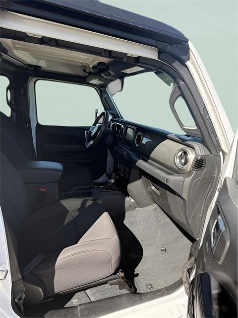 Used 2023 Jeep Wrangler Sahara image 28