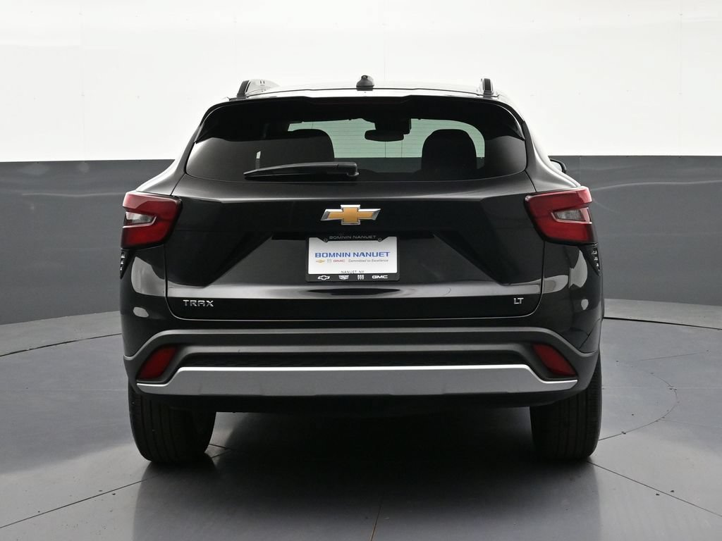 Used 2024 Chevrolet Trax LT FWD image 4