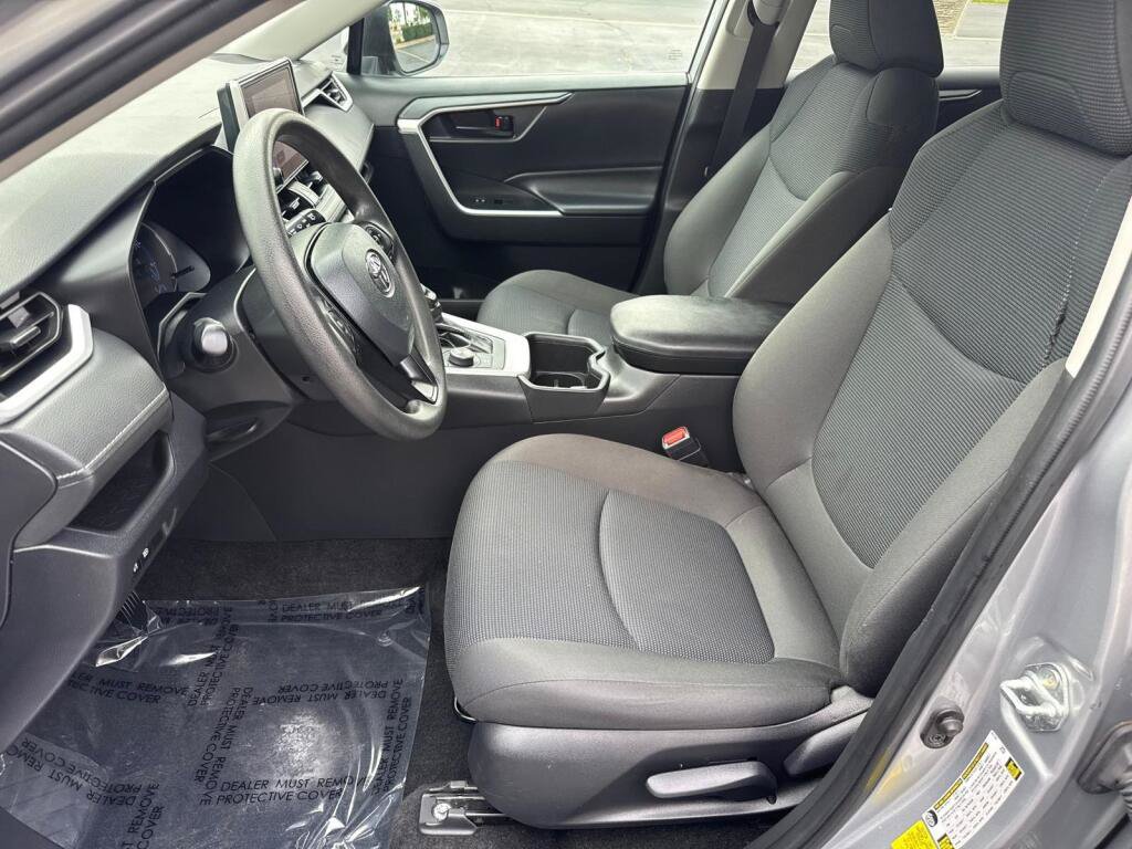Certified 2024 Toyota RAV4 LE AWD/4WD image 5