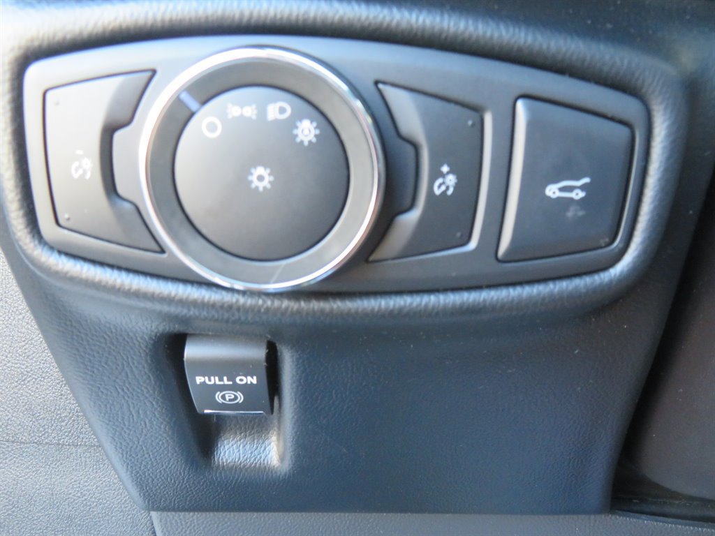 Used 2017 Lincoln MKX Reserve w/ Driver Assistance Package image 19