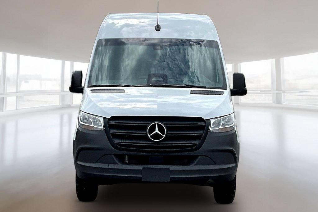 Used 2025 Mercedes-Benz Sprinter 2500 image 2