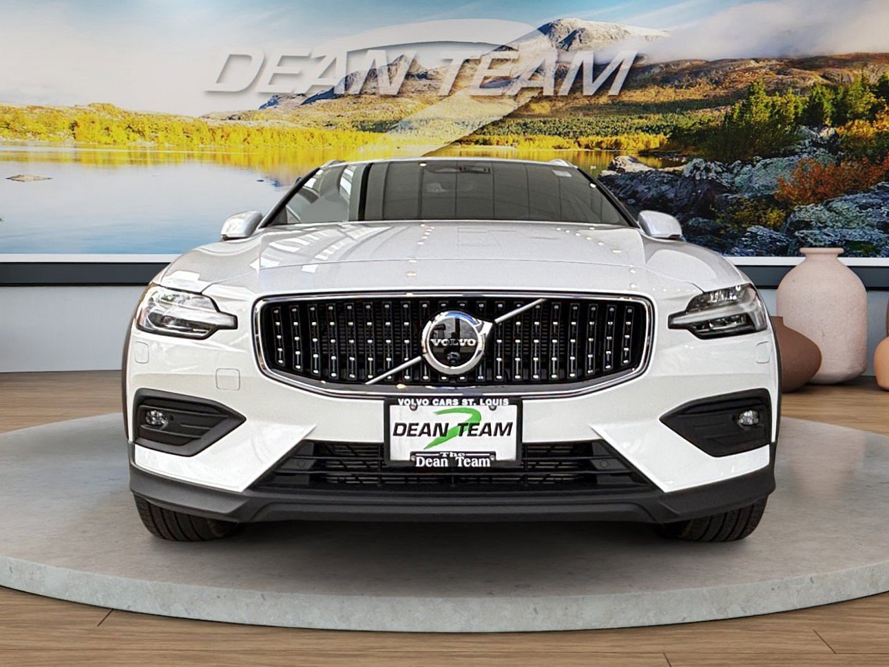New 2026 Volvo V60 B5 Cross Country Plus w/ Climate Package AWD/4WD image 8
