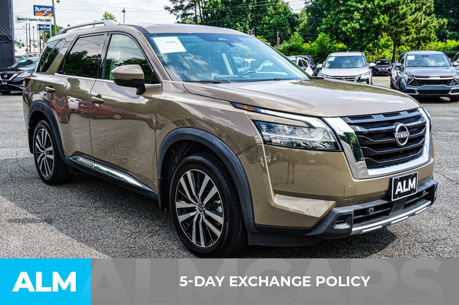 Used 2023 Nissan Pathfinder Platinum w/ Cargo Package FWD image 3