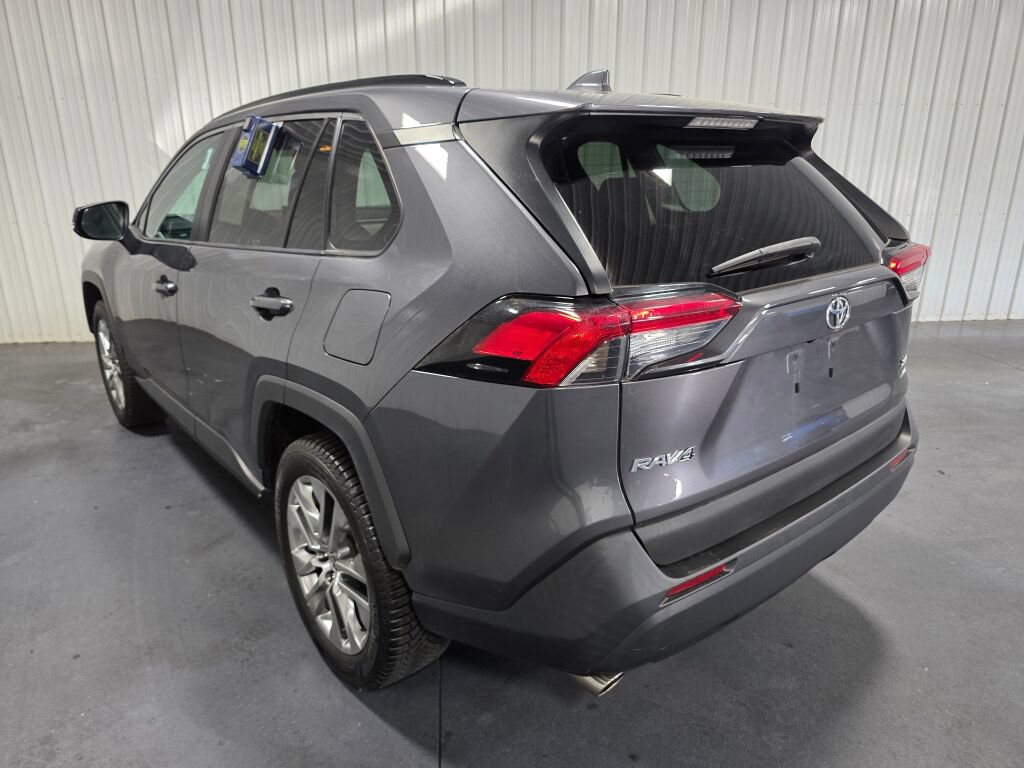 Used 2021 Toyota RAV4 XLE Premium AWD/4WD image 3