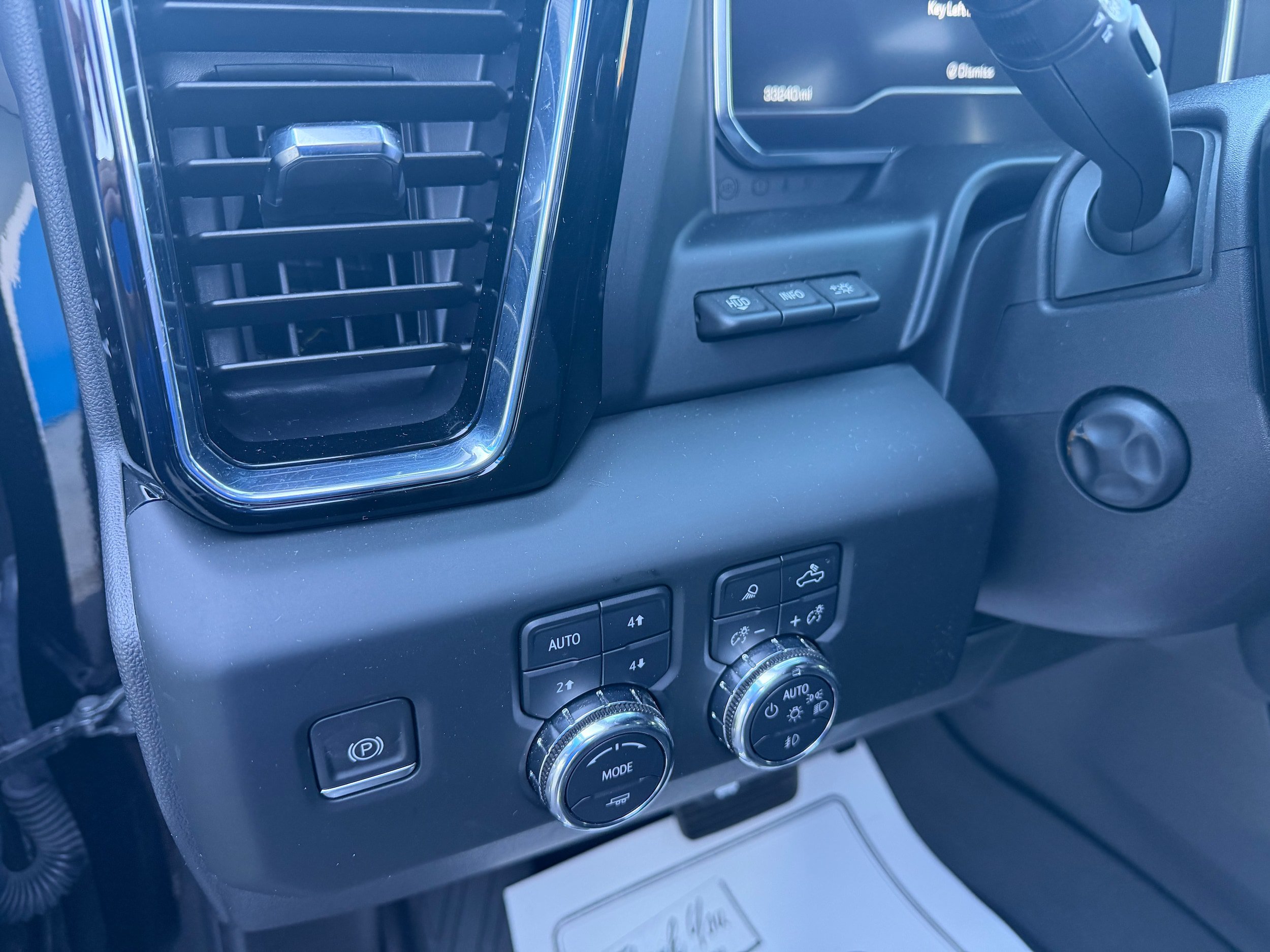 Used 2024 GMC Sierra 1500 Denali w/ Technology Package AWD/4WD image 15