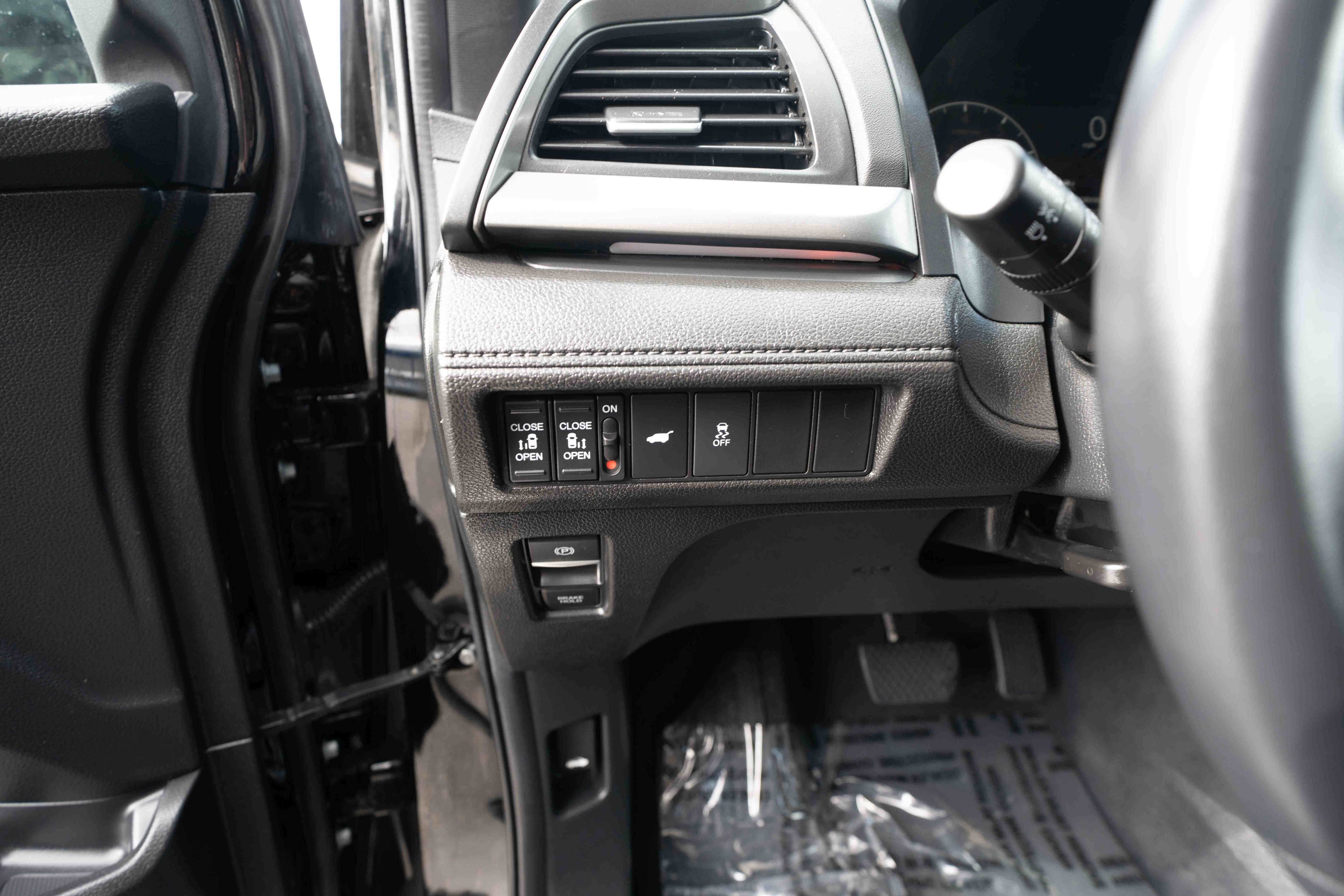 Used 2025 Honda Odyssey Sport-L image 11