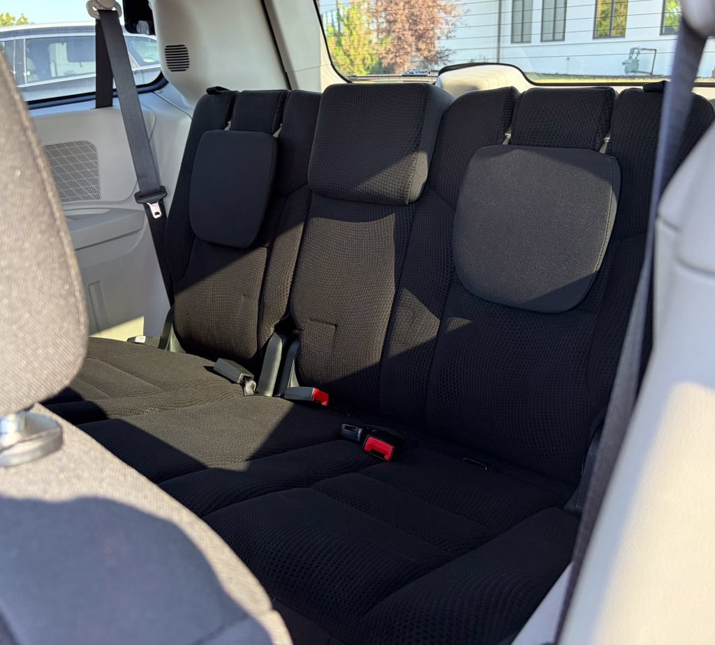 Used 2018 Dodge Grand Caravan SE w/ UConnect Hands-Free Group FWD image 21