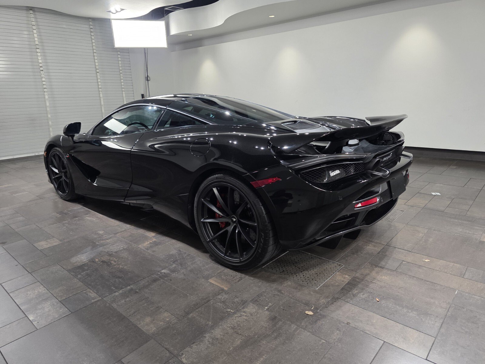 Used 2022 McLaren 720S Performance RWD image 4