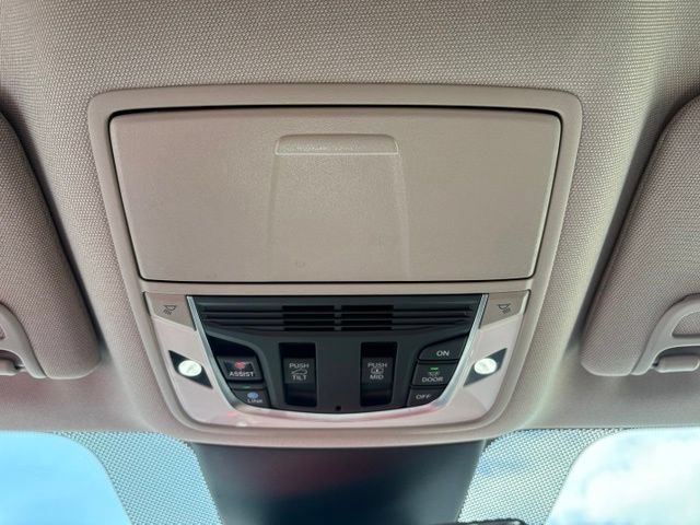 Used 2024 Acura MDX SH-AWD w/ Advance Package image 22
