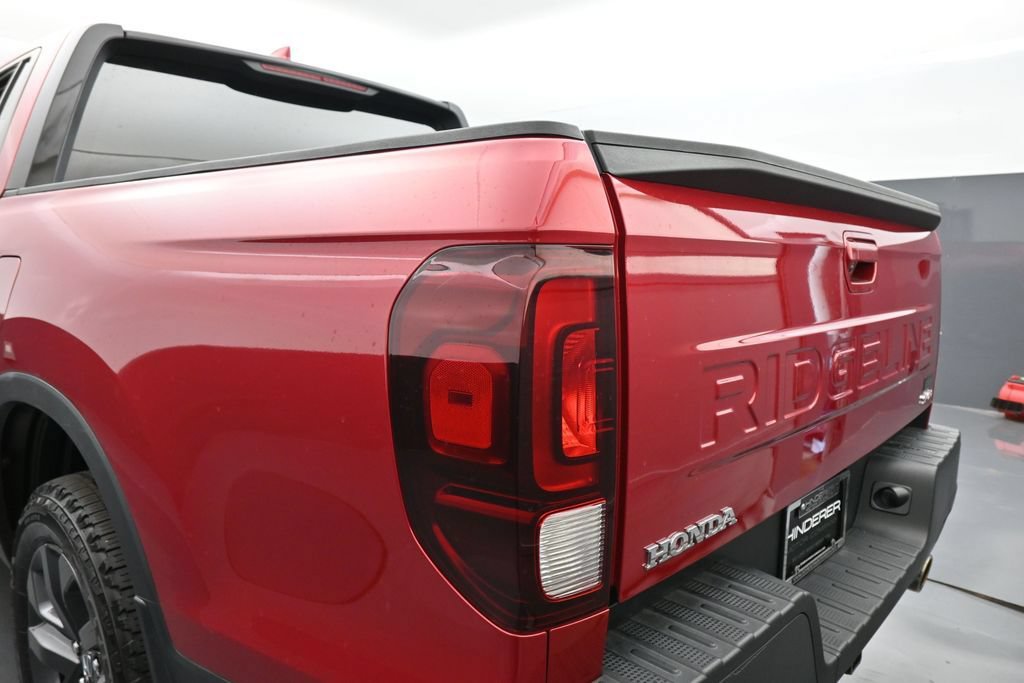 Used 2025 Honda Ridgeline Sport image 42